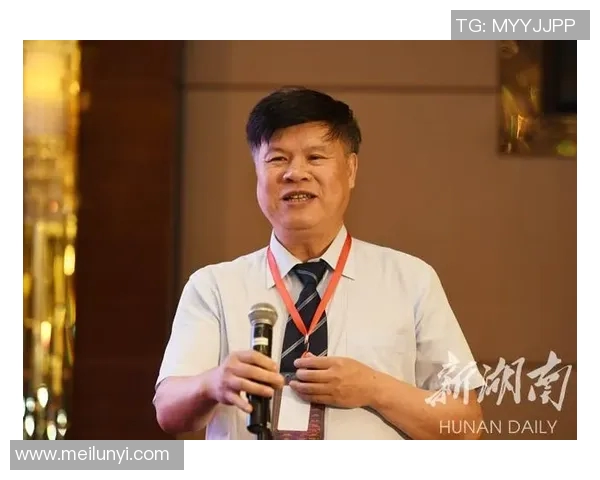 袁堂文：探索历史与文化交融的现代学者之路