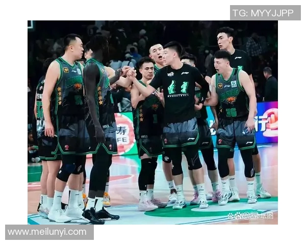 2017年CBA新疆队与上海队激战回顾精彩瞬间与赛季亮点分析