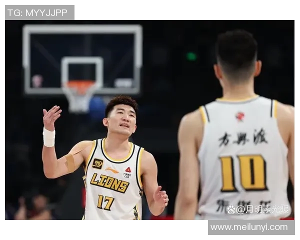 CBA激战上海对决深圳加时赛精彩回顾与分析