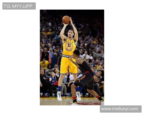 克莱汤普森的篮球传奇旅程与勇士队的辉煌时刻 克莱汤普森的篮球传奇旅程与勇士队的辉煌时刻